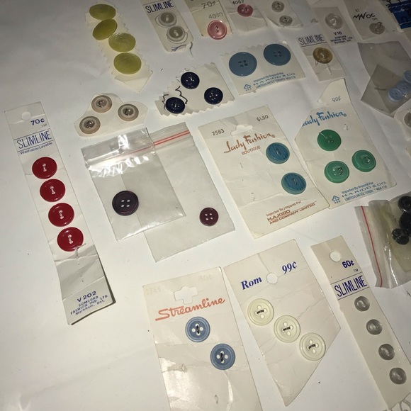 Assorted Vintage Button Collection - Picture 4 of 7